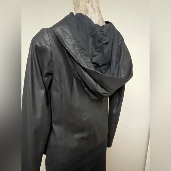 Vince scuba lamb skin leather jacket with hood size XS color black - Picture 6 of 8